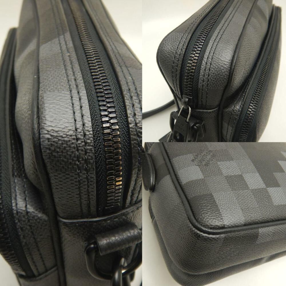 Louis Vuitton Shoulder Bags