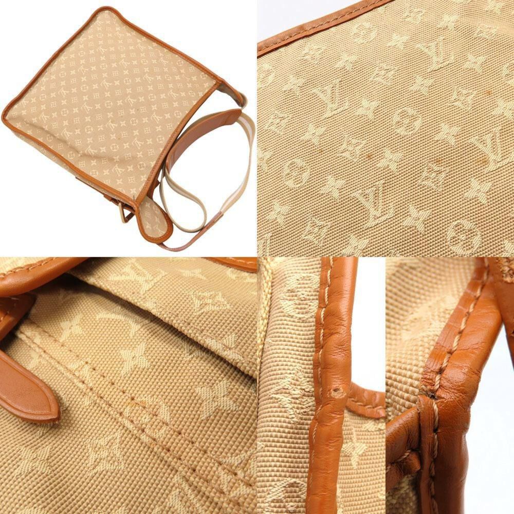 Louis Vuitton Shoulder Bags