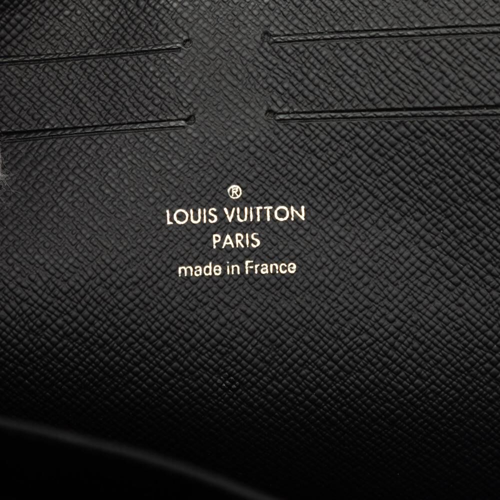 Louis Vuitton Clutch