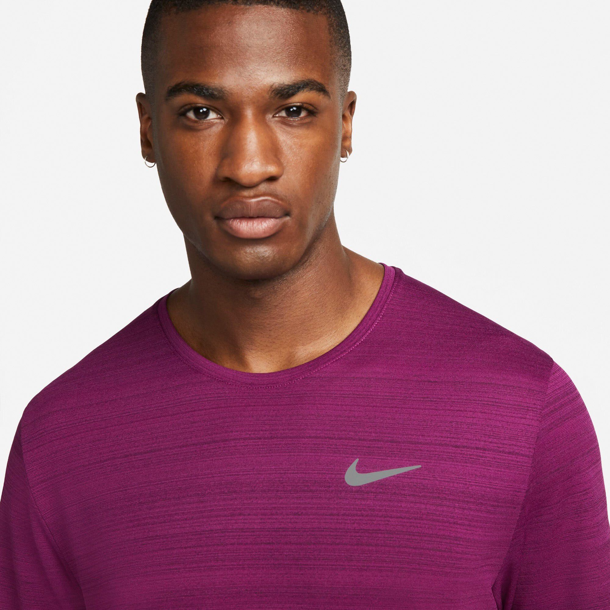 Dri-FIT Miler l&oslash;be T-shirt