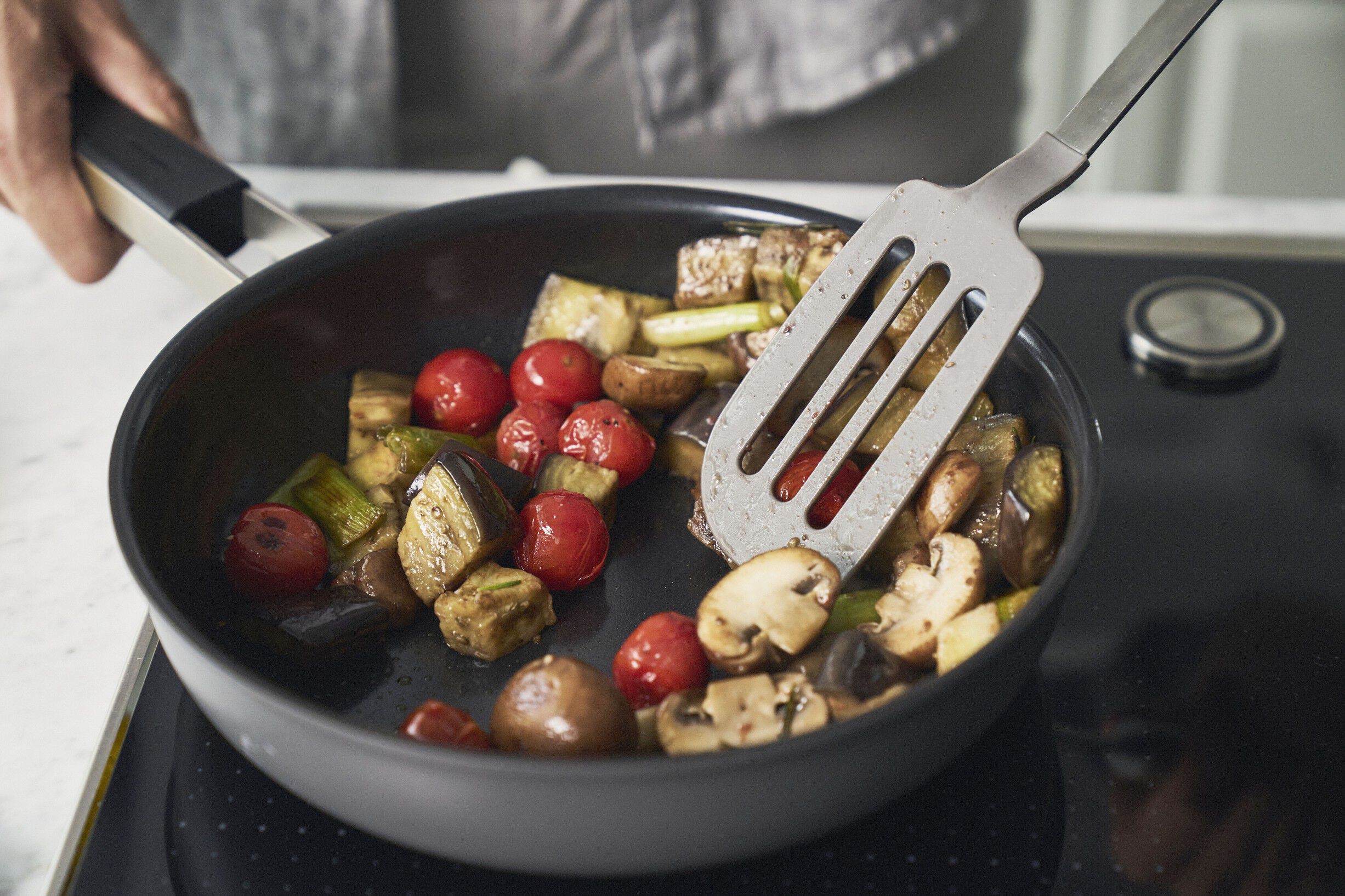 Stegepande, 28 cm, 18/10 rustfrit st&aring;l, Keramisk bel&aelig;gning