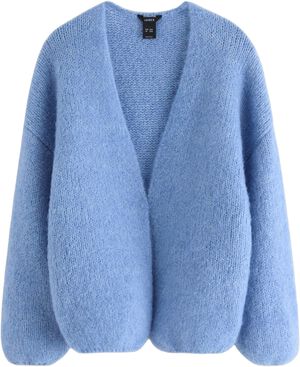 Soft and cosy knitted cardigan with