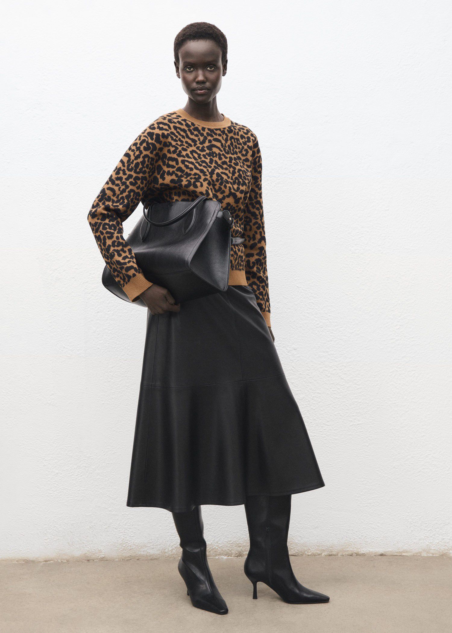 Leopard-print knitted sweater