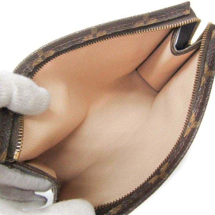 Louis Vuitton Poche Toilette