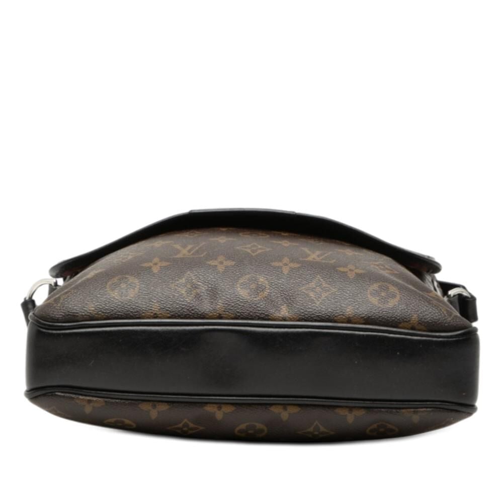 Louis Vuitton Shoulder Bags