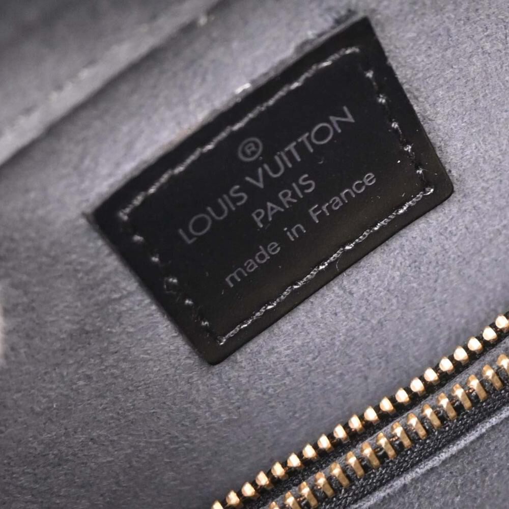 Louis Vuitton Pont Neuf