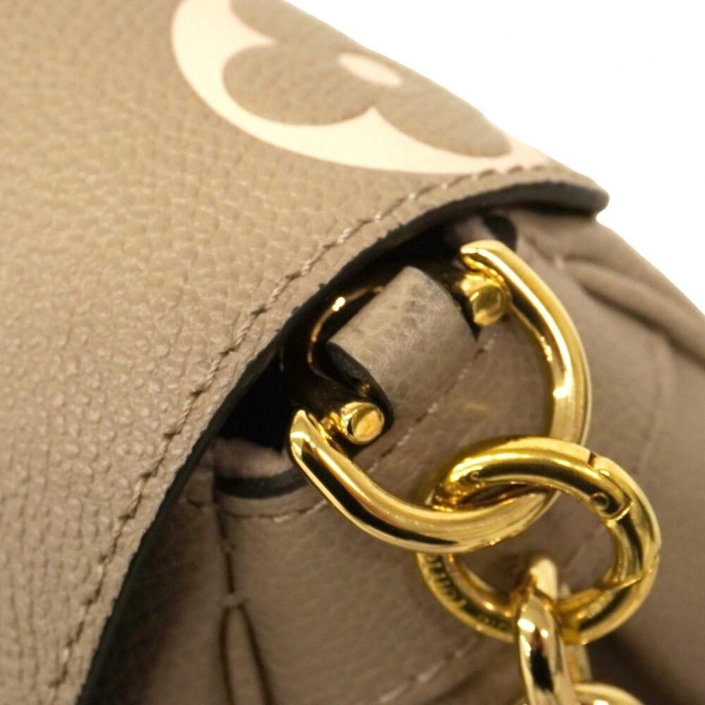 Louis Vuitton Favorite