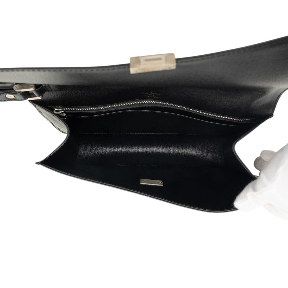 Louis Vuitton Clutch