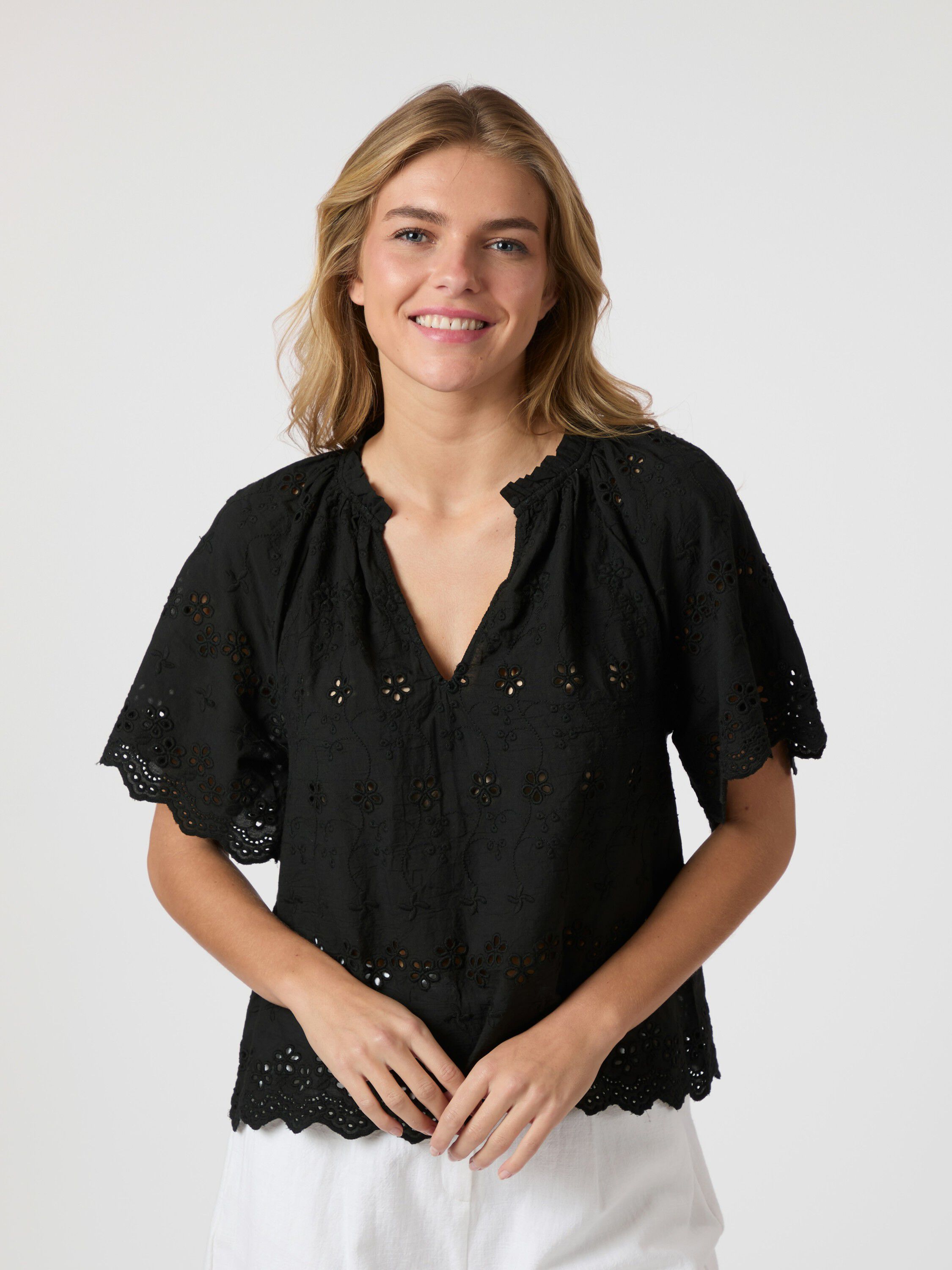 Odet Embroidery Blouse