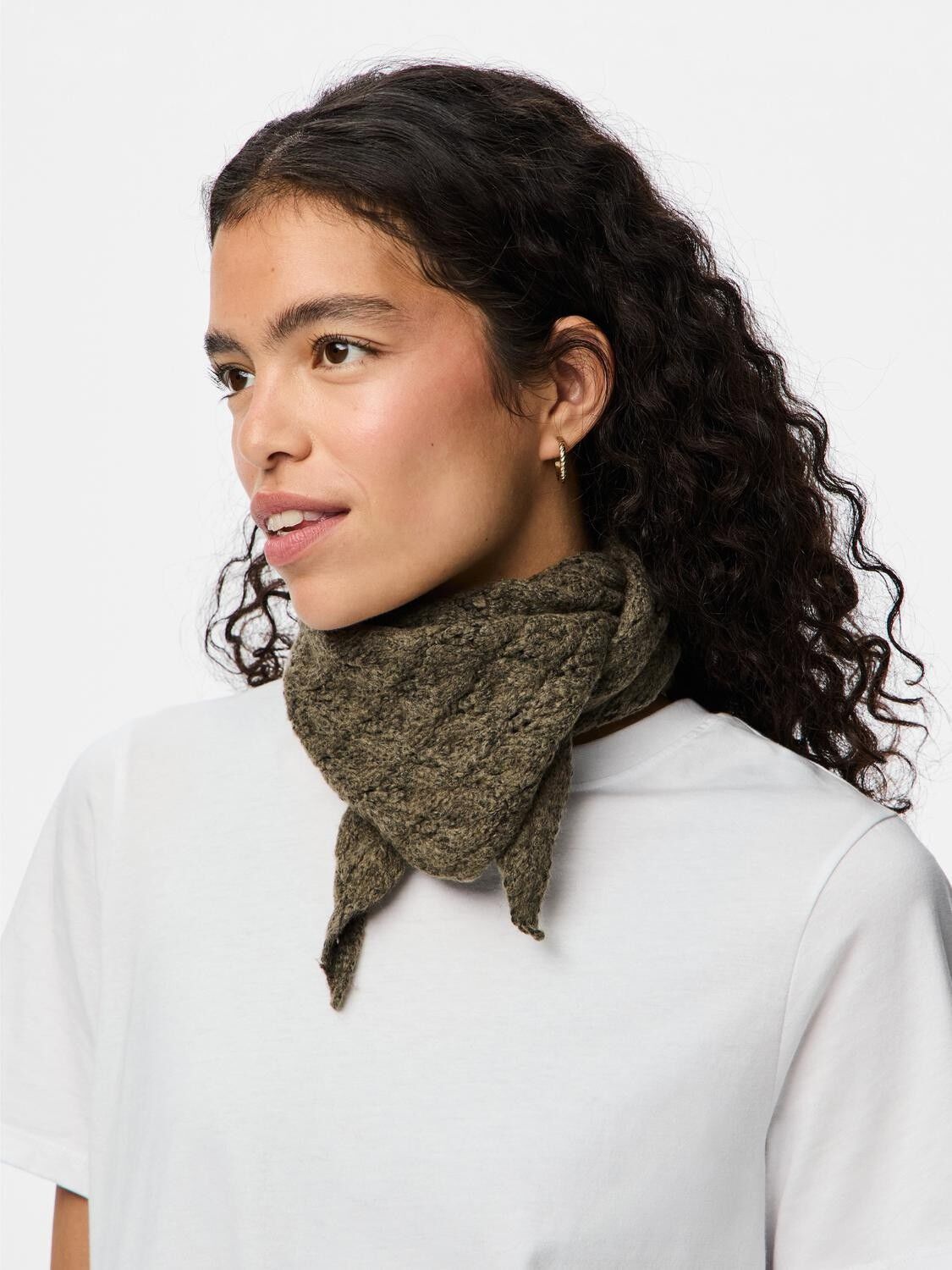 PCJOELLE TRIANGLE SCARF BC