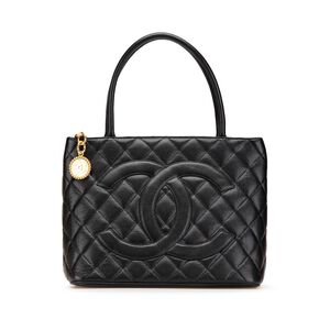 Chanel Medaillon