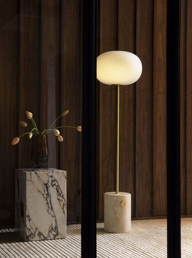 Plinth Tall, Calacatta Viola