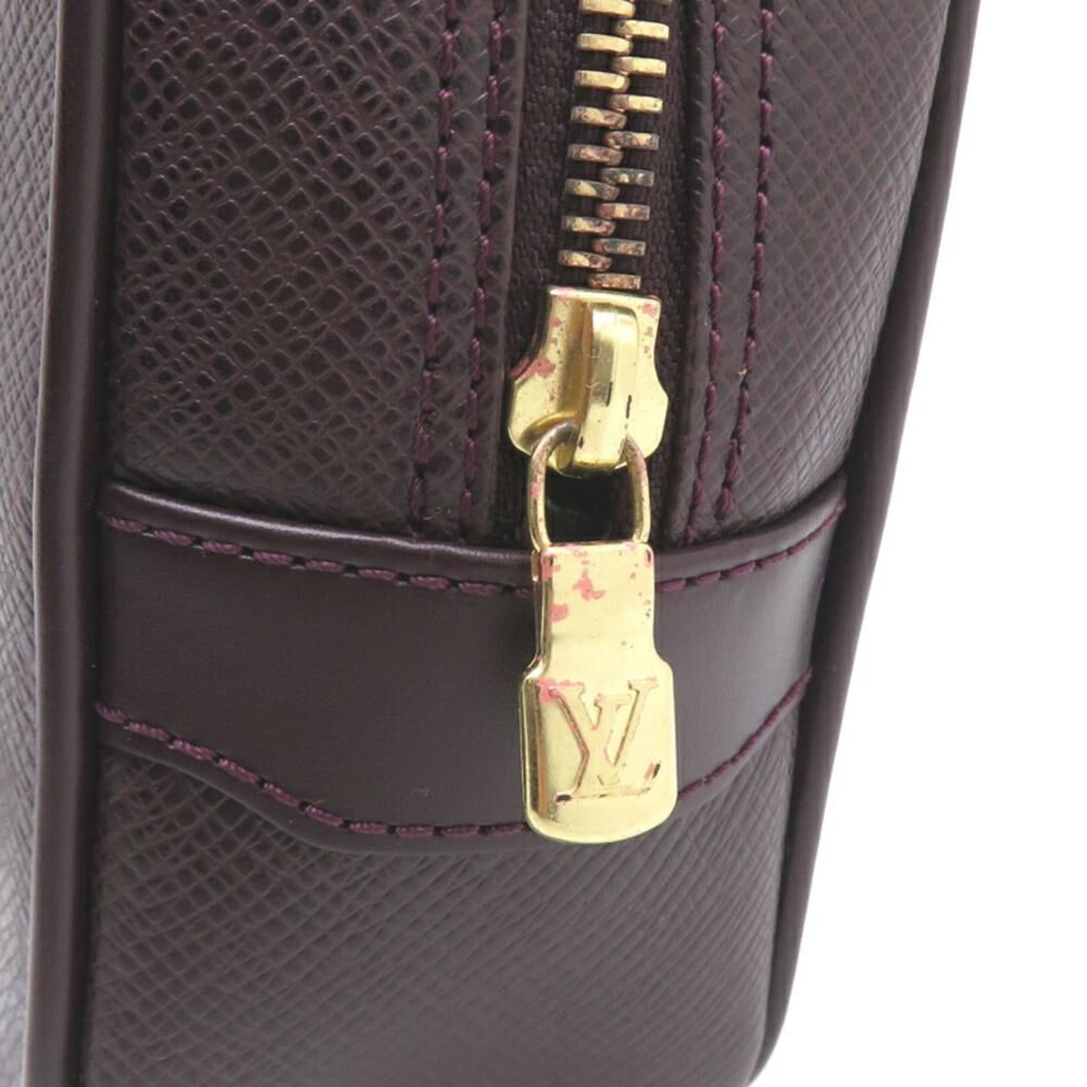 Louis Vuitton Clutch