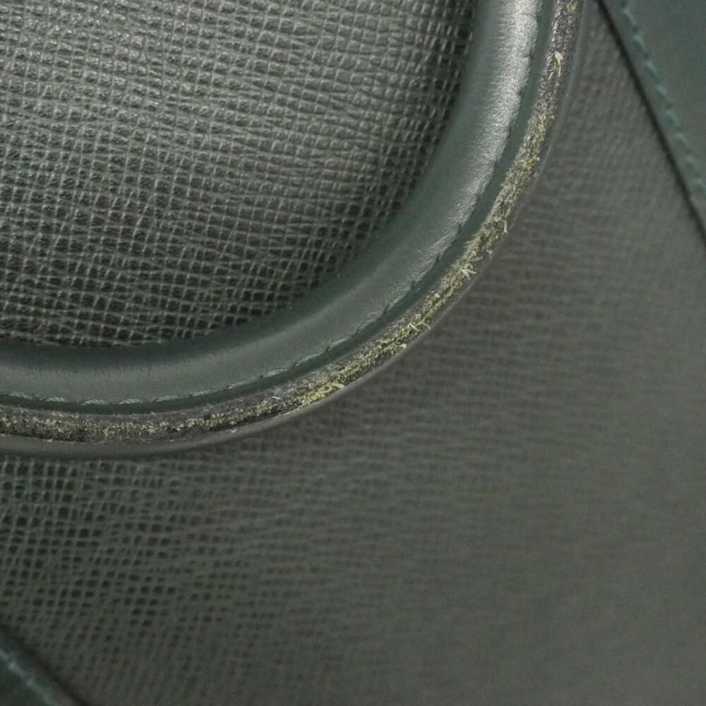 Louis Vuitton Taiga Kendall