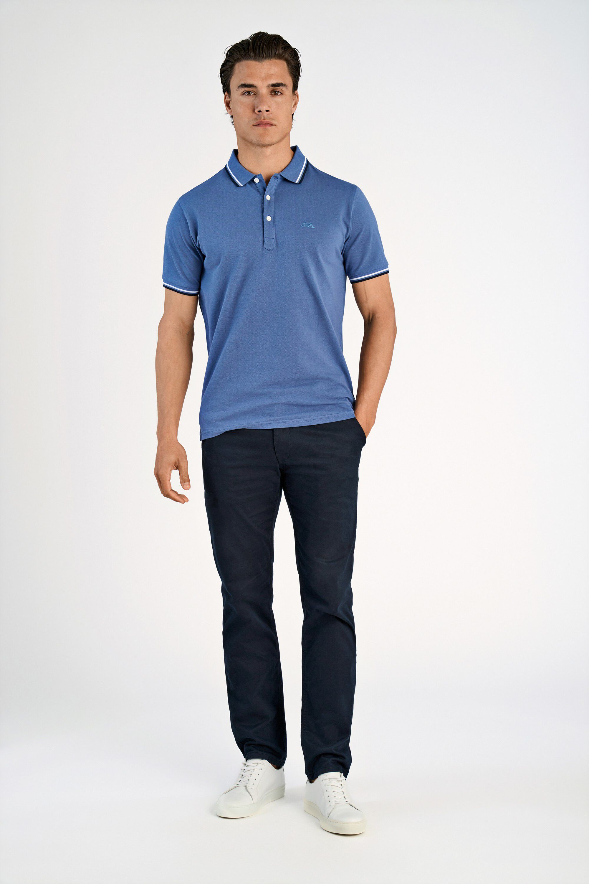 Polo shirt w. contrast piping