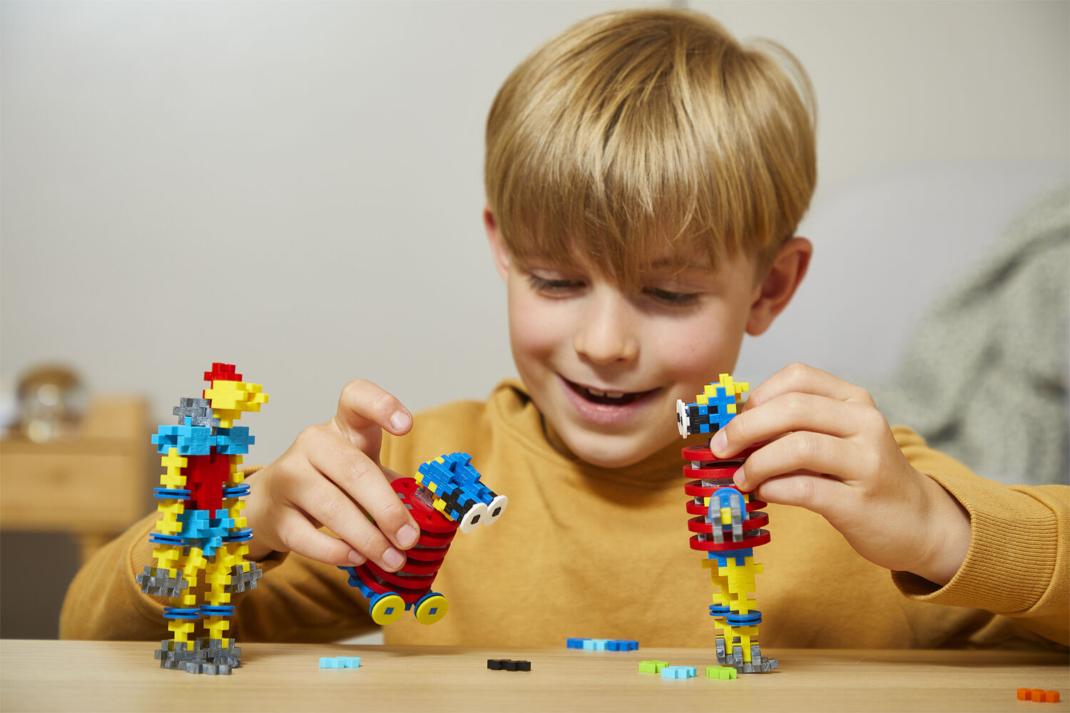 Plus Plus learn to bild Robots