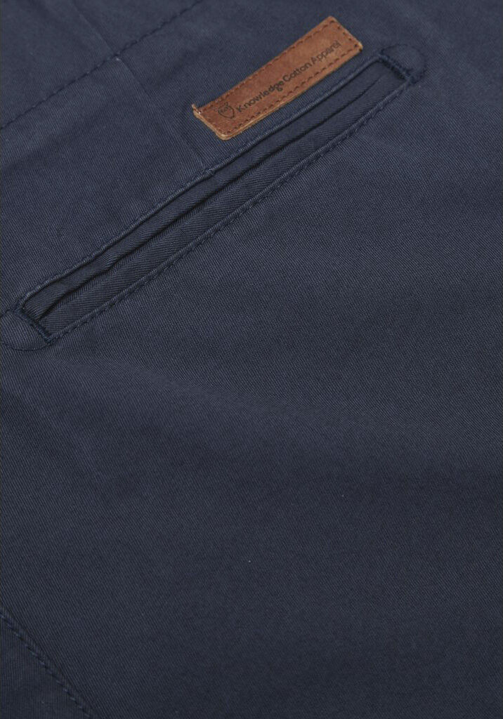 Chuck The Brain chino