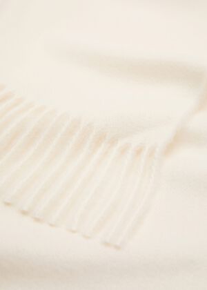 Fringed edge scarf