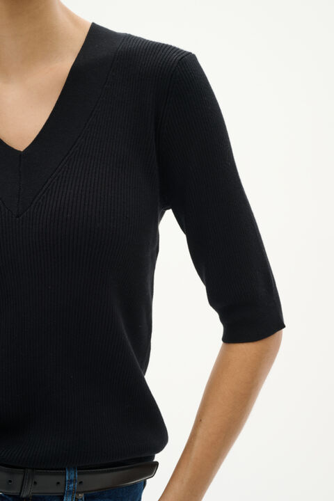 LeenahIW V-Neck Blouse