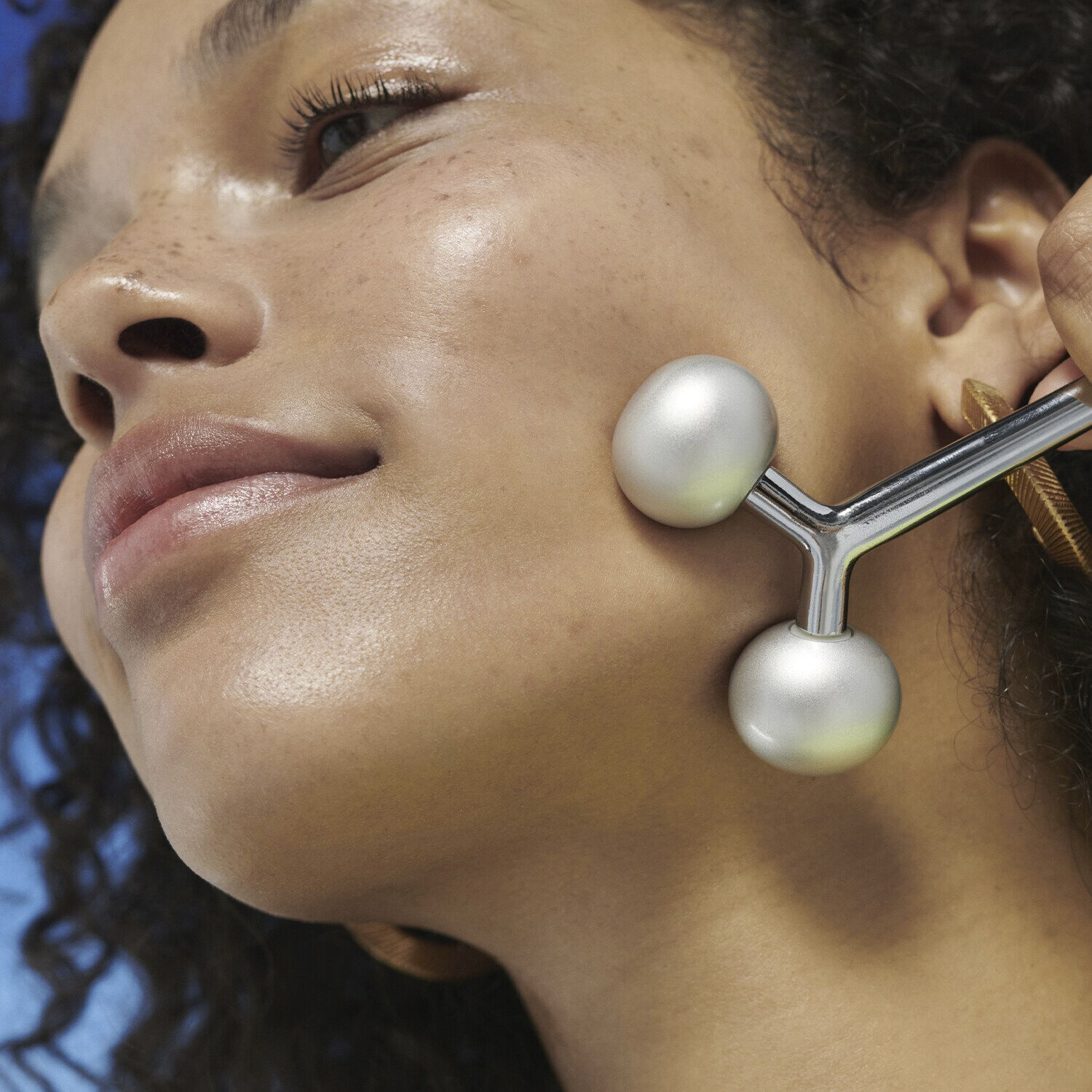 Dual-Headed Facial Roller - Face & neck