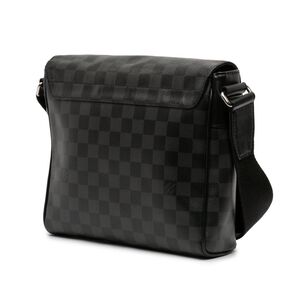 Louis Vuitton District
