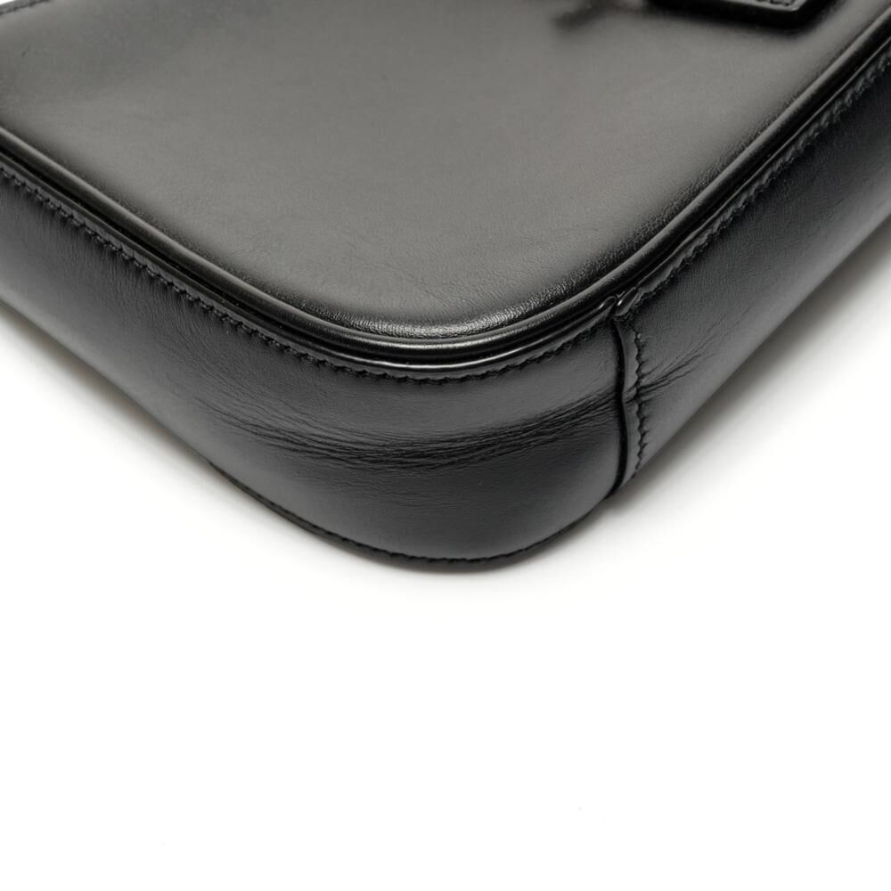 Yves Saint Laurent Shoulder Bag