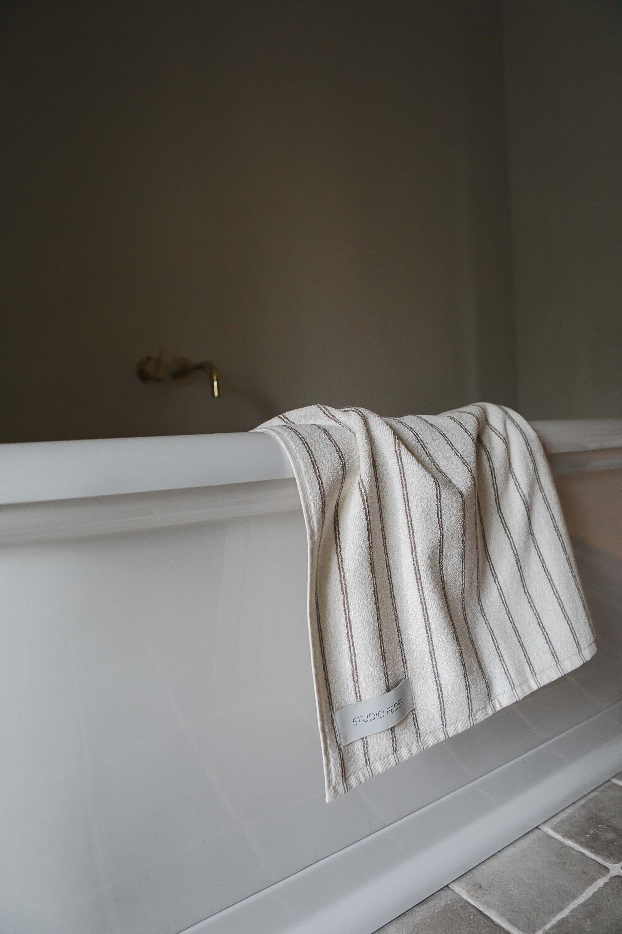 UNA TOWEL