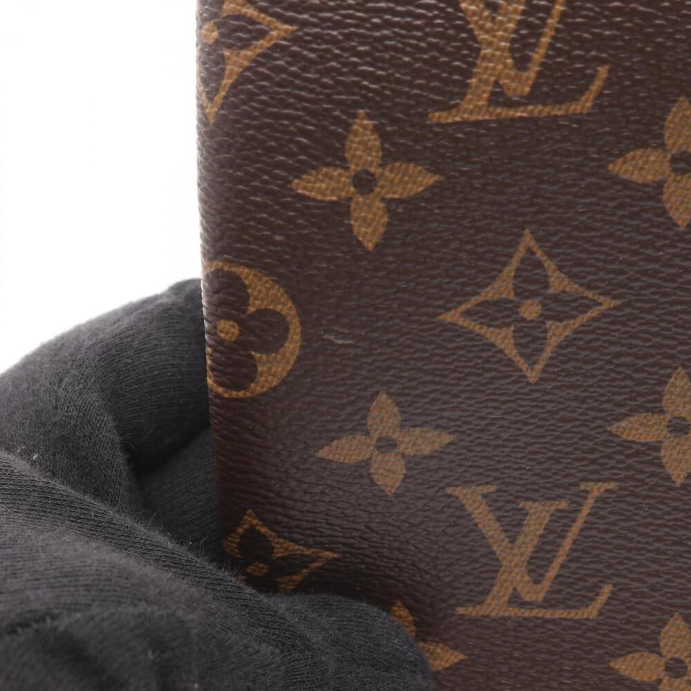 Louis Vuitton Clutch
