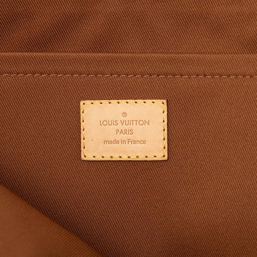 Louis Vuitton Clutch