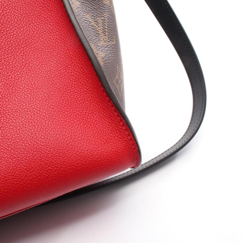 Louis Vuitton On My Side