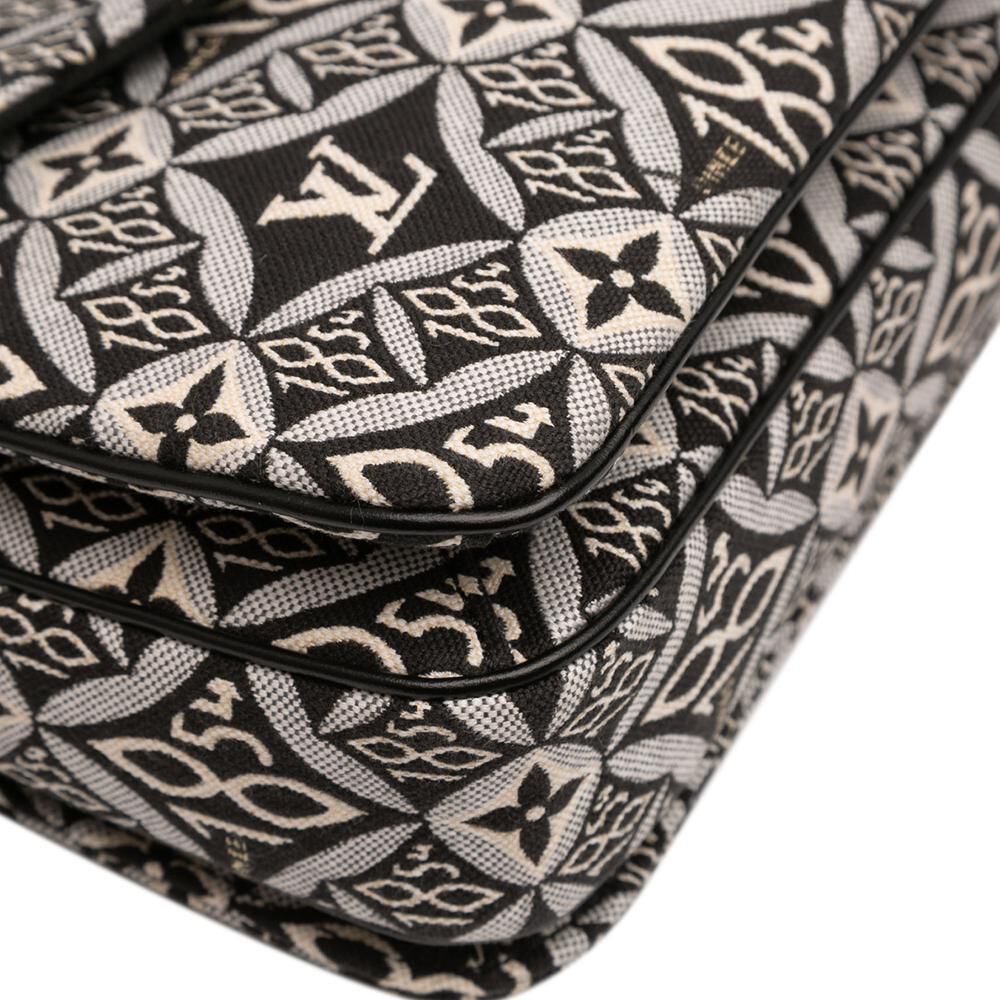 Louis Vuitton Pochette M&eacute;tis