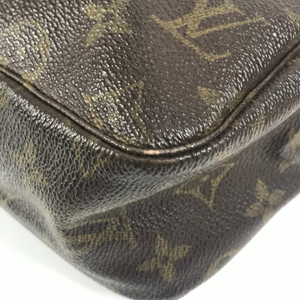 Louis Vuitton Clutch