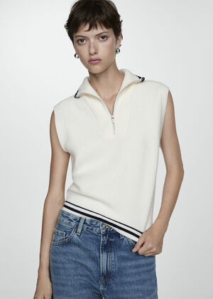 Knitted gilet with zip