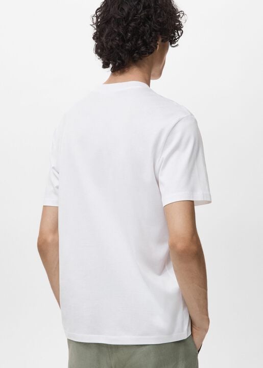 100% cotton slim-fit t-shirt