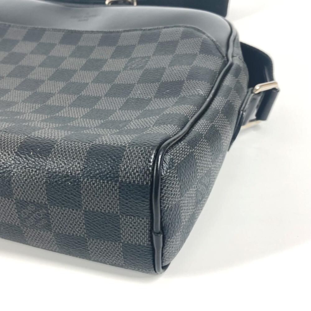 Louis Vuitton Messenger