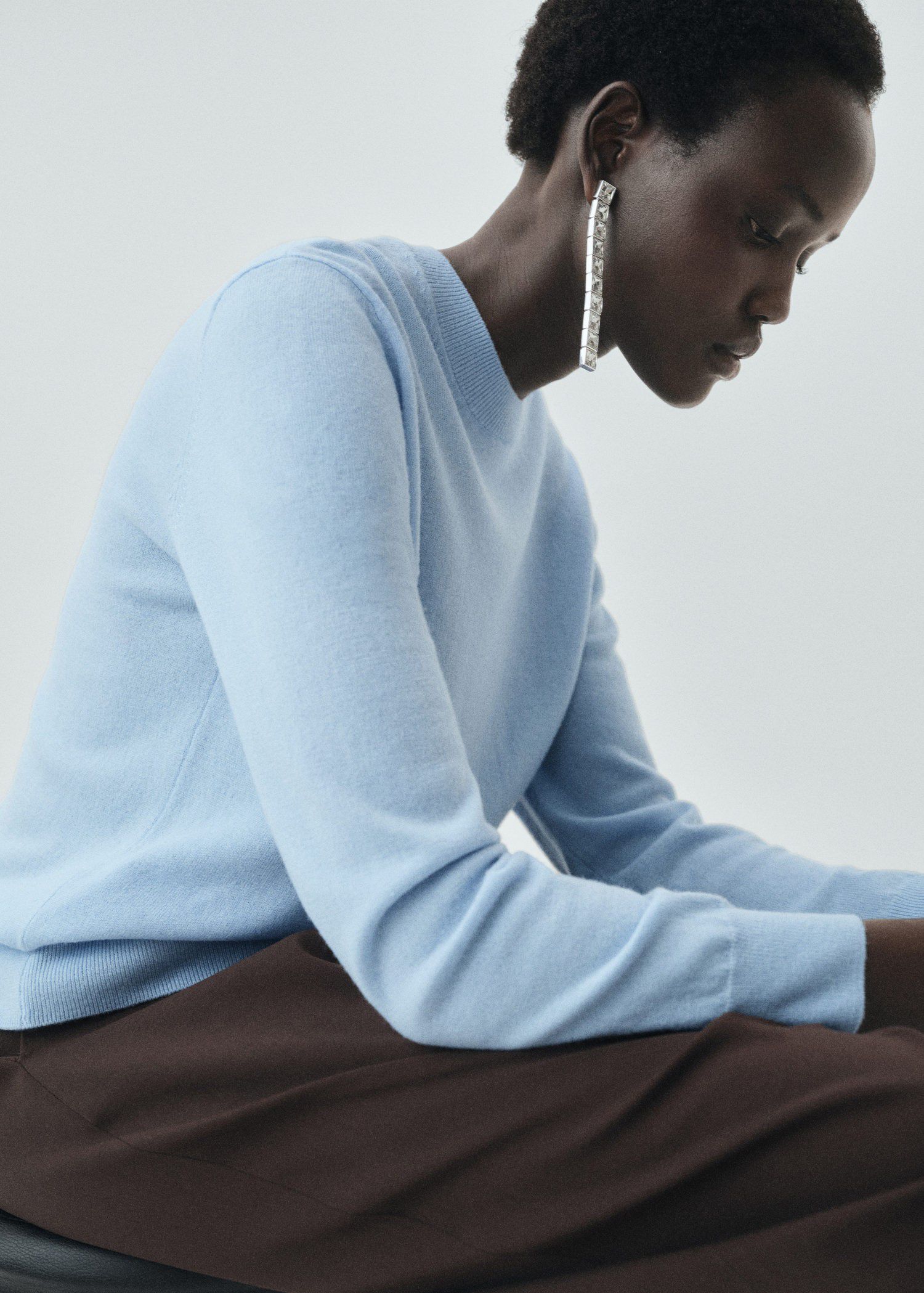 100% wool fine-knit sweater