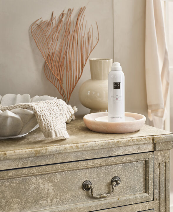 The Ritual of Sakura Foaming Shower Gel