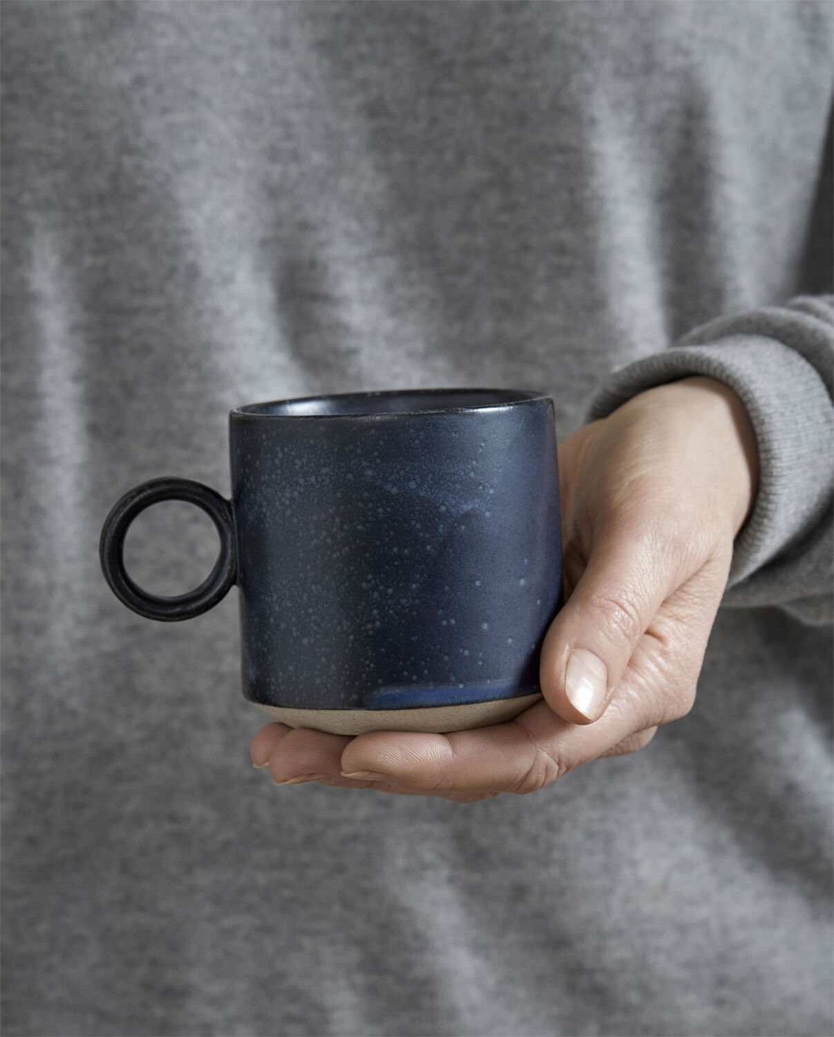 GRAINY cup w. handle, dark blue