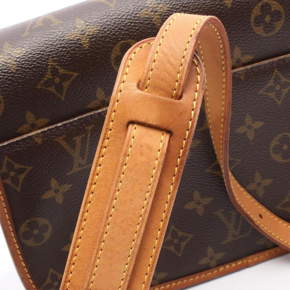 Louis Vuitton Saumur