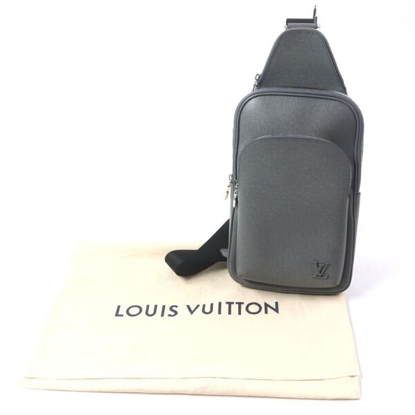 Louis Vuitton Taiga Kendall
