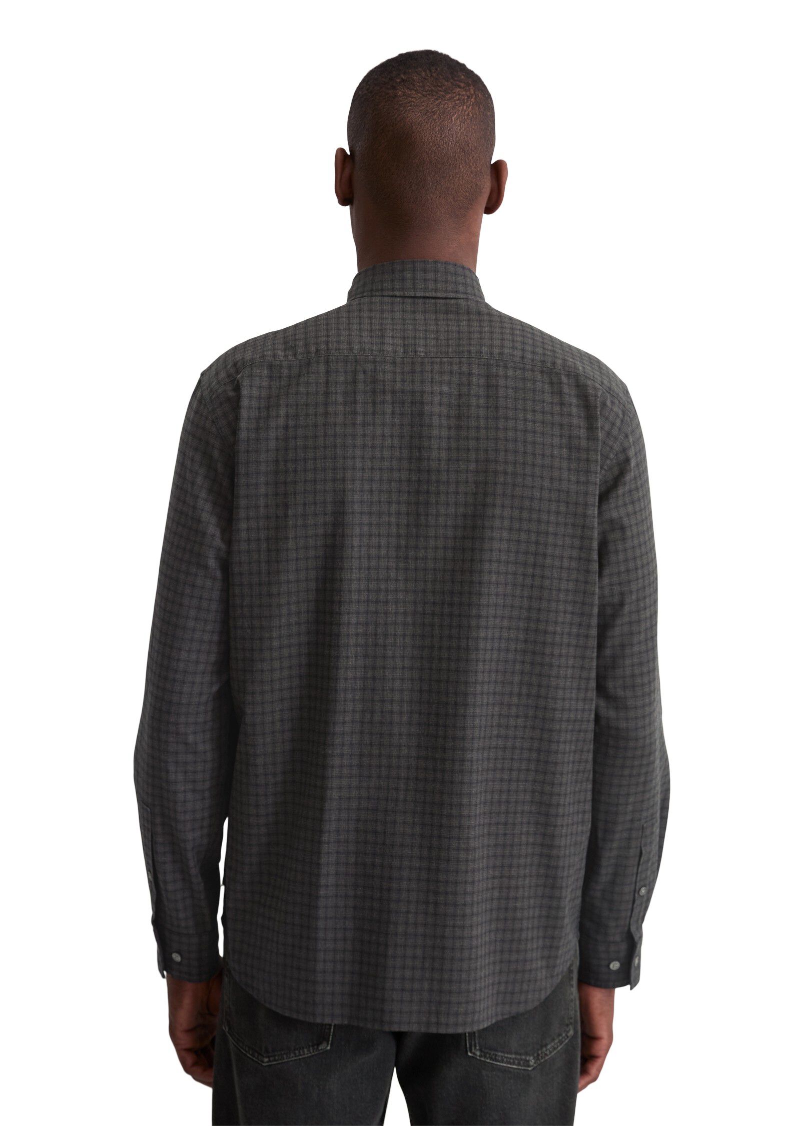 Kent collar, long sleeves, no pocke