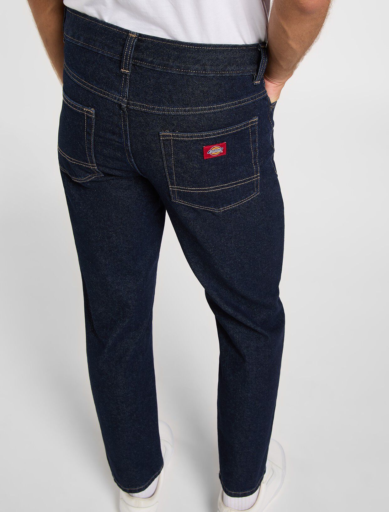 982 SLIM TAPERED JEANS RINSED