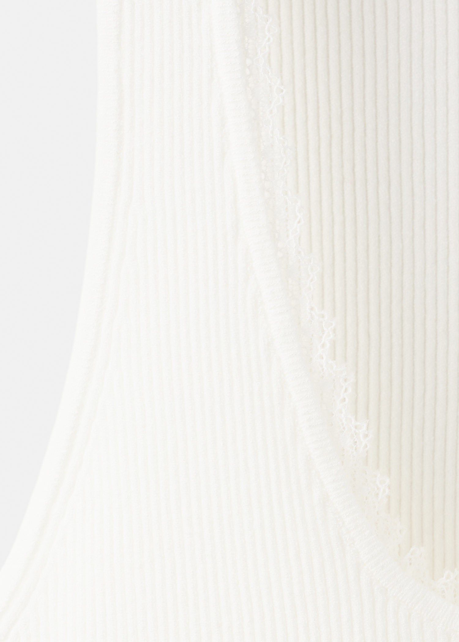 Ribbed top with lace detail