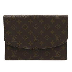 Louis Vuitton Clutch