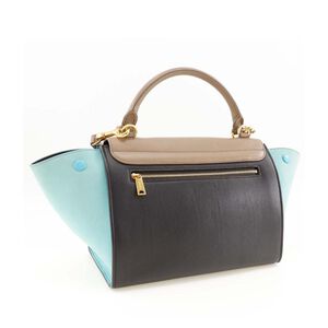 C&eacute;line Trapeze