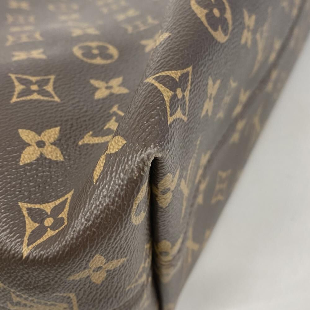 Louis Vuitton Shoulder Bags