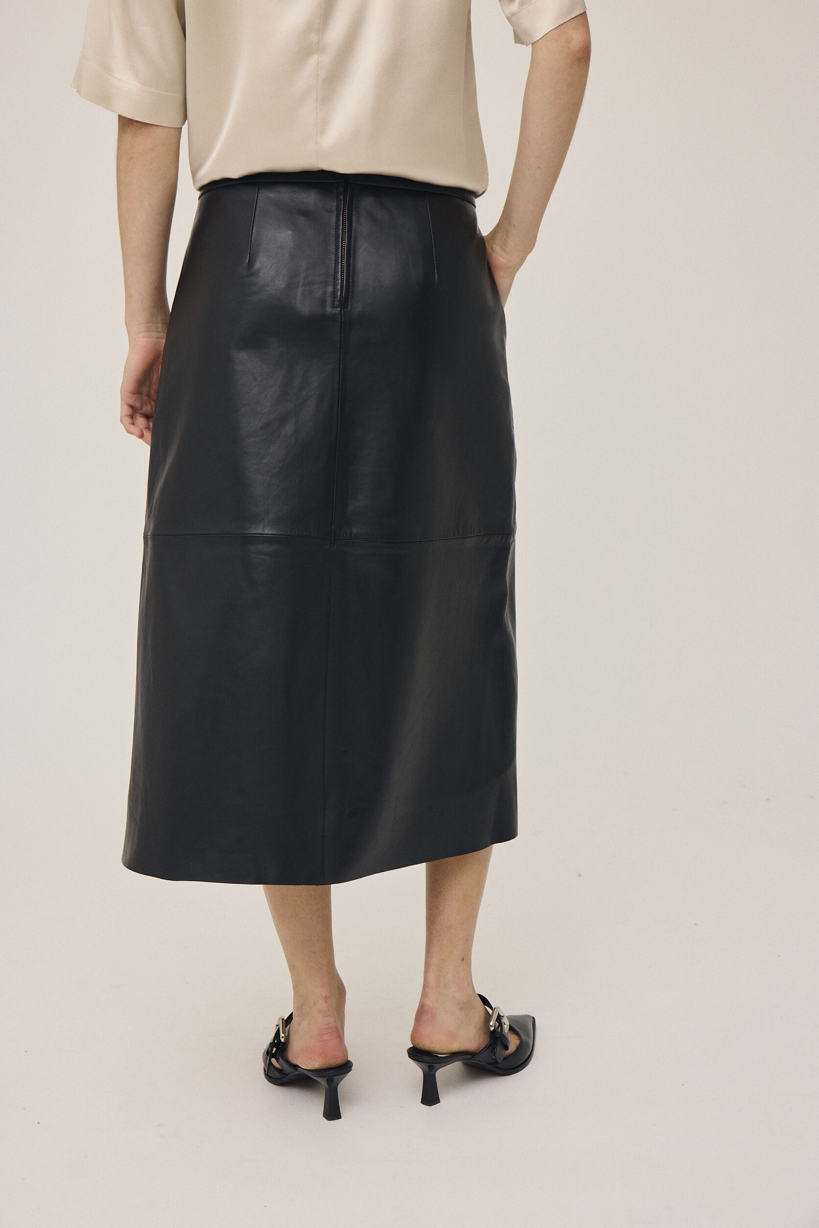 Tana 4 A-formet nederdel - 100% L&aelig;der LWG