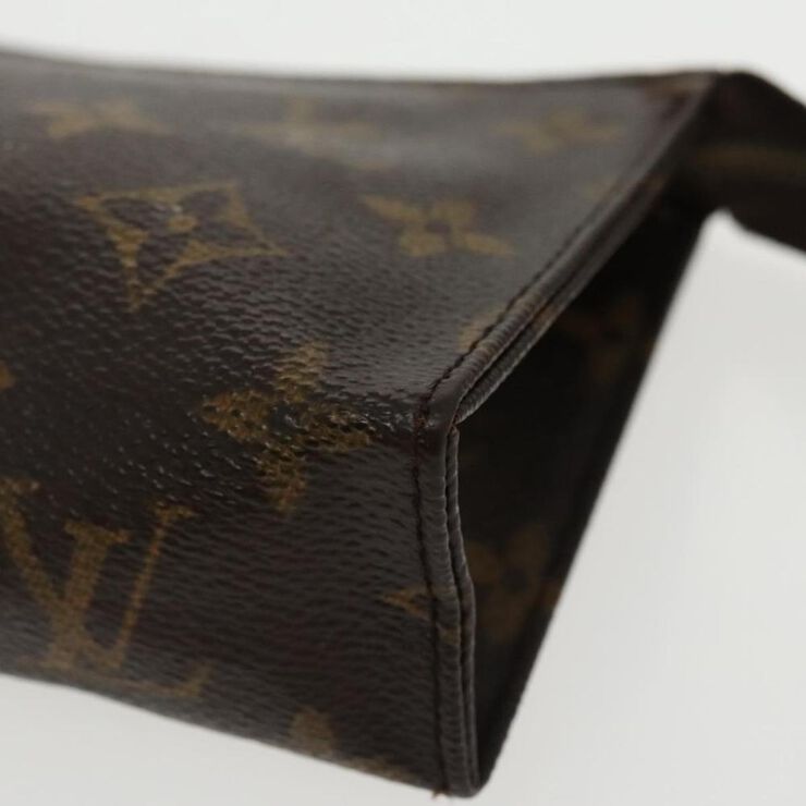 Louis Vuitton Poche Toilette