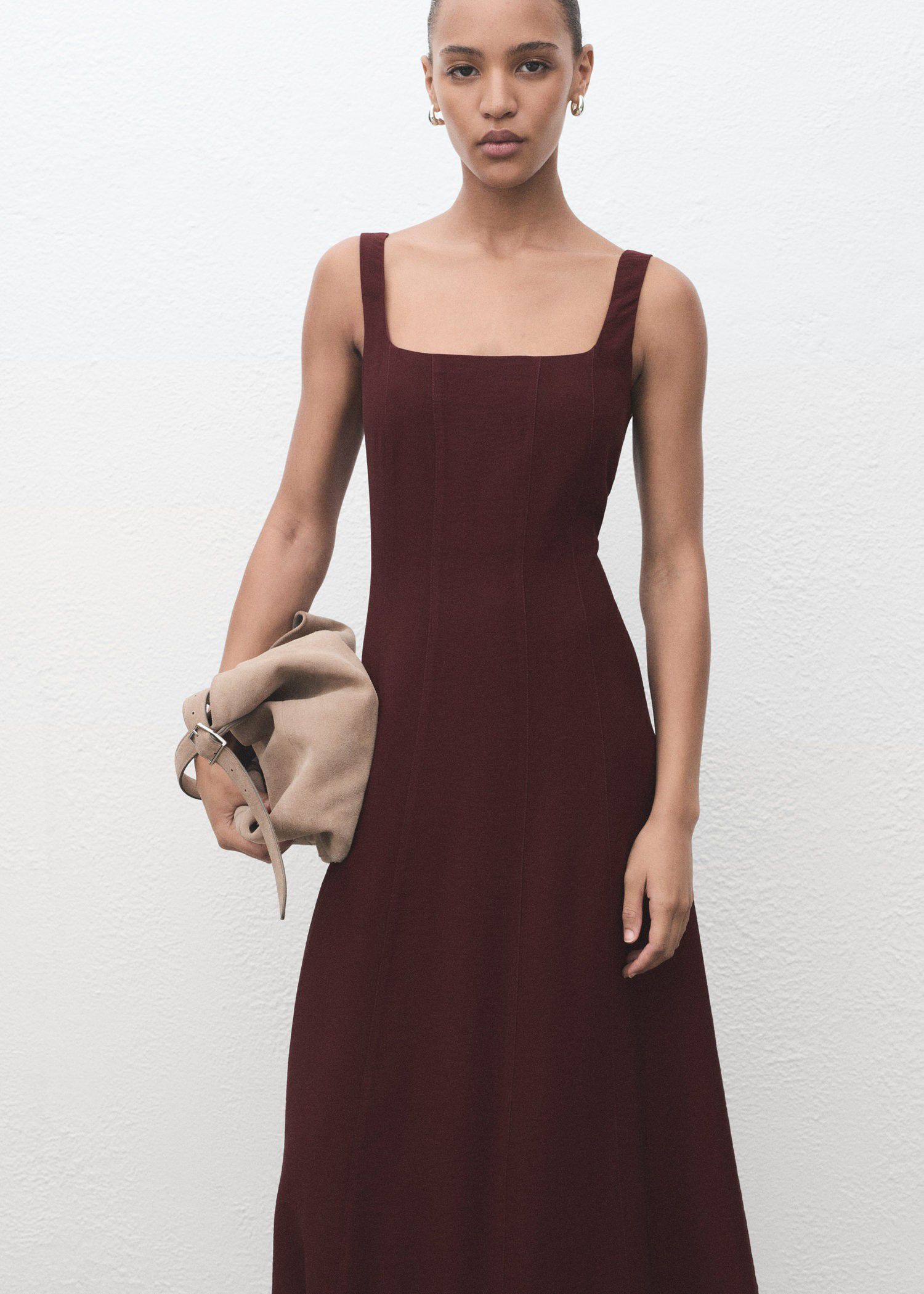 Midi-dress with stitching