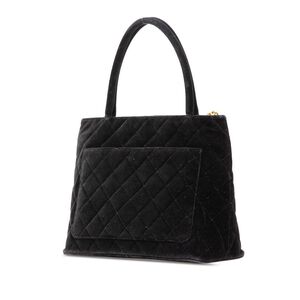 Chanel Medaillon